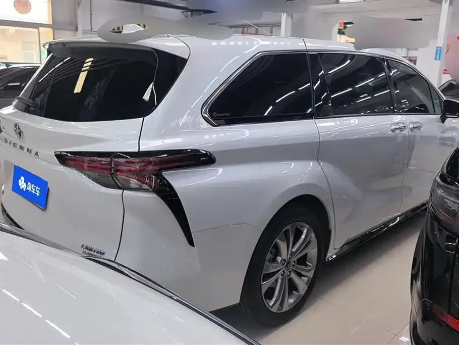Toyota Sienna 2024 из CN, фото 8