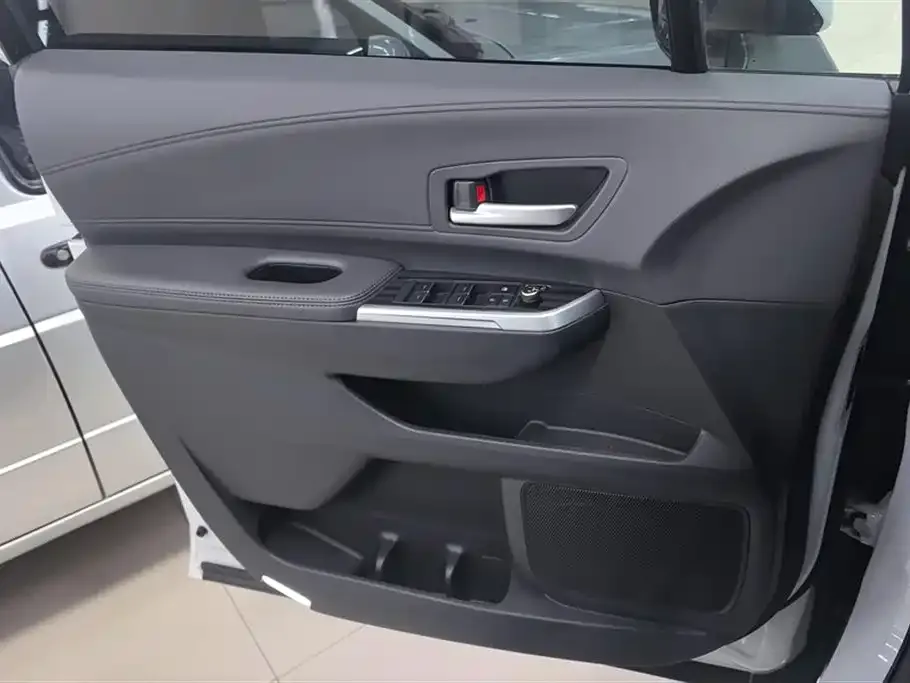 Toyota Sienna 2024 из CN, фото 2