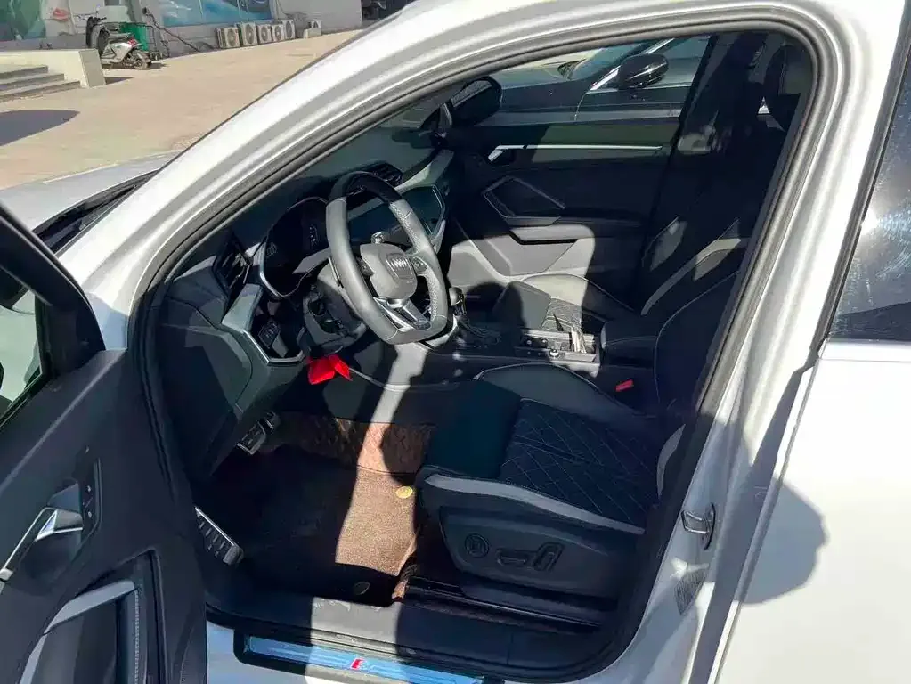 Audi Q3 2025 из CN, фото 3