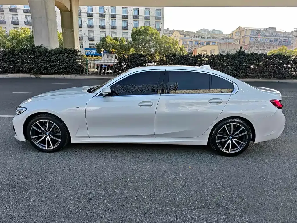 BMW 3 Series 2022 из CN, фото 9