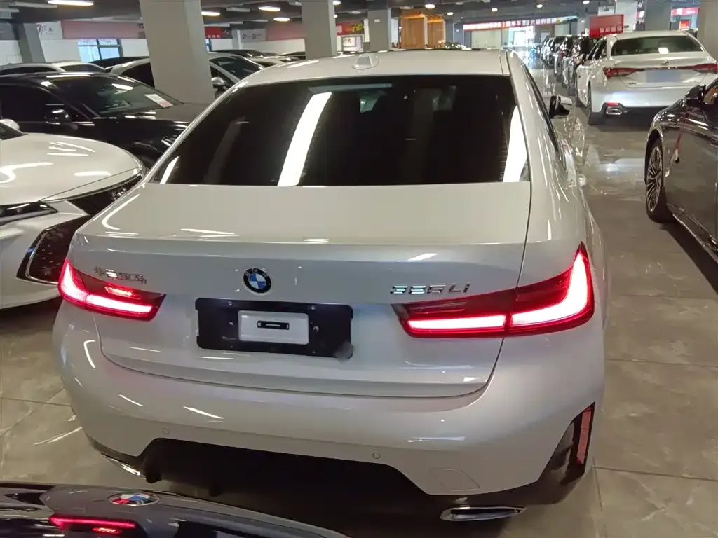 BMW 3 Series 2023 из CN, фото 7