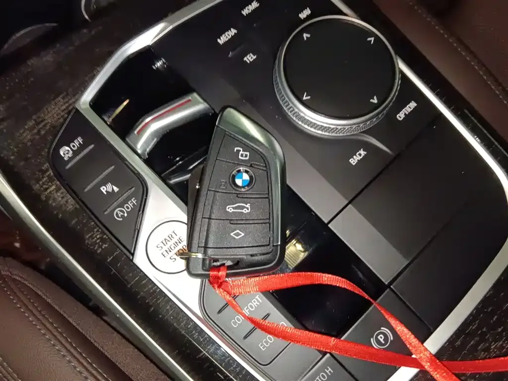 BMW 3 Series 2023 из CN, фото 10