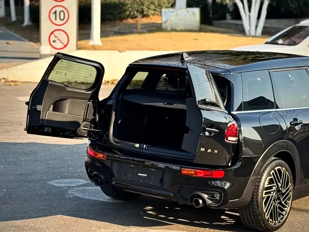 MINI Clubman — фото 7