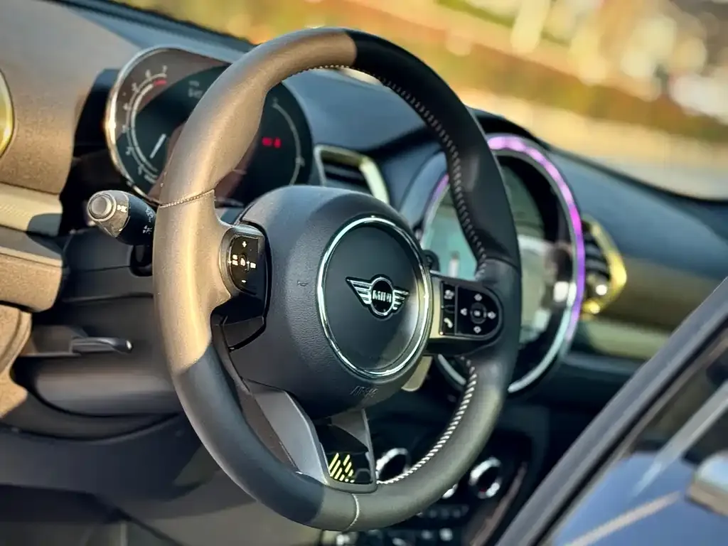 MINI Clubman — фото 2