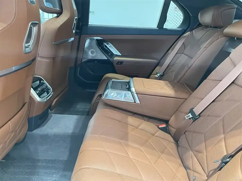 BMW i7 2024 из CN, фото 7