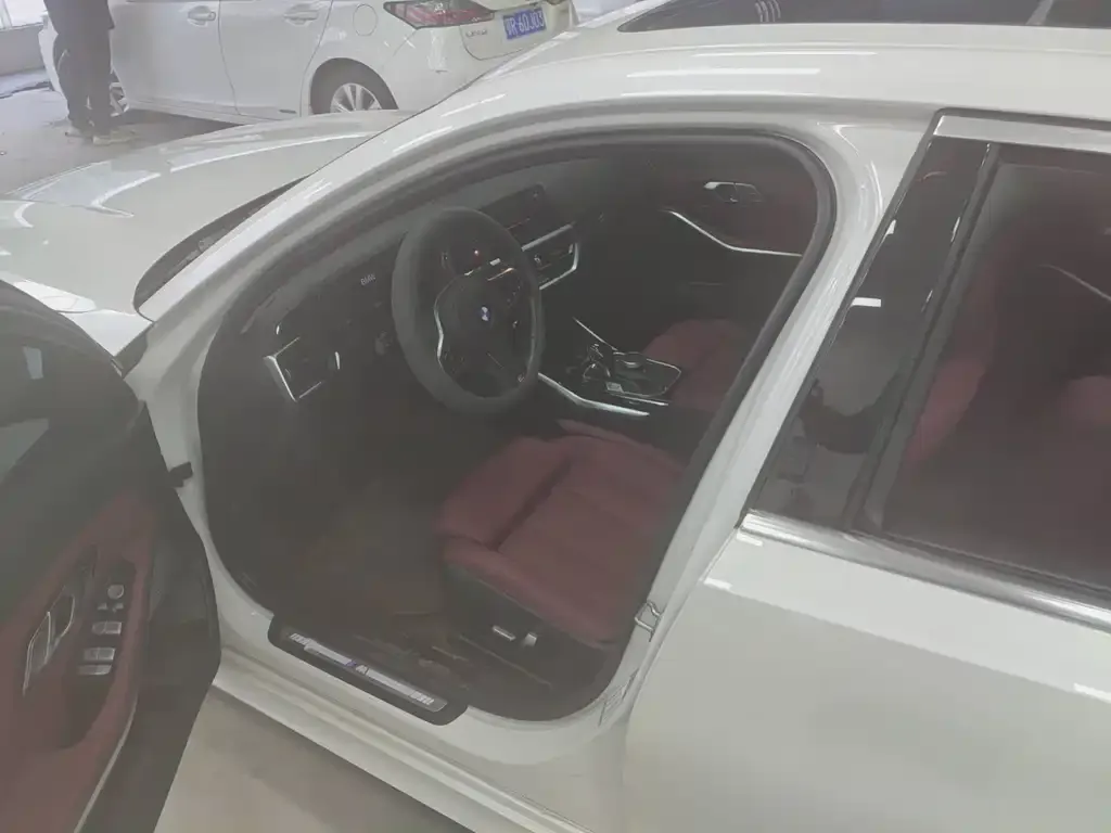 BMW 3 Series 2022 из CN, фото 2