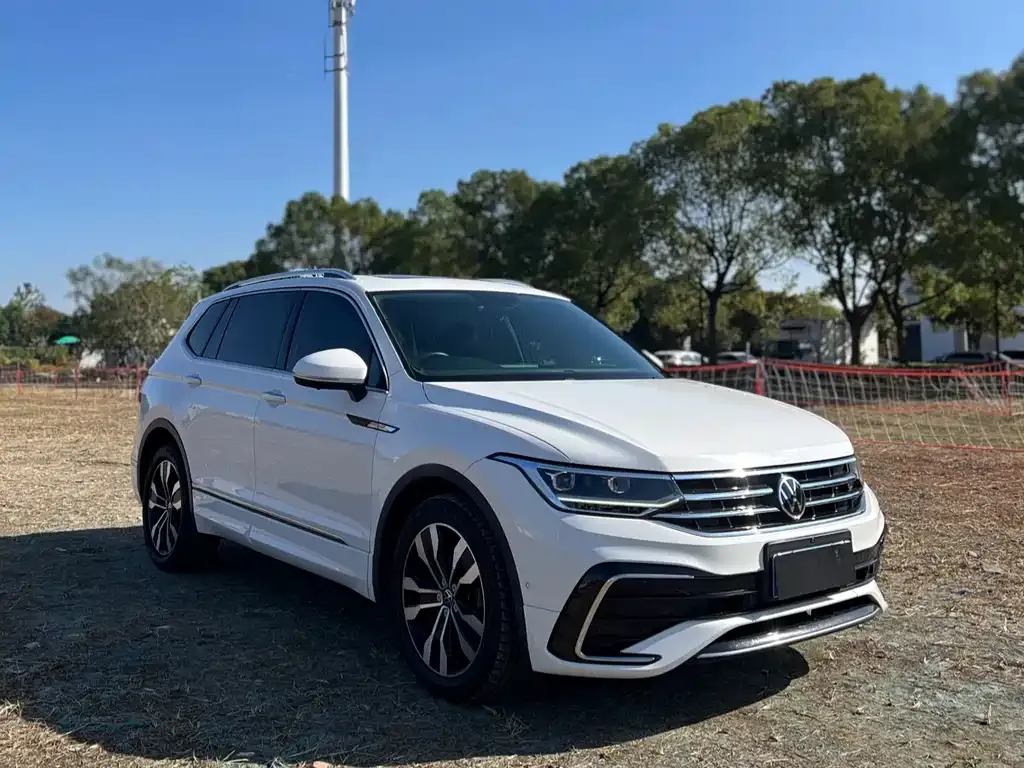 Volkswagen Tiguan L 2022 из CN, фото 2