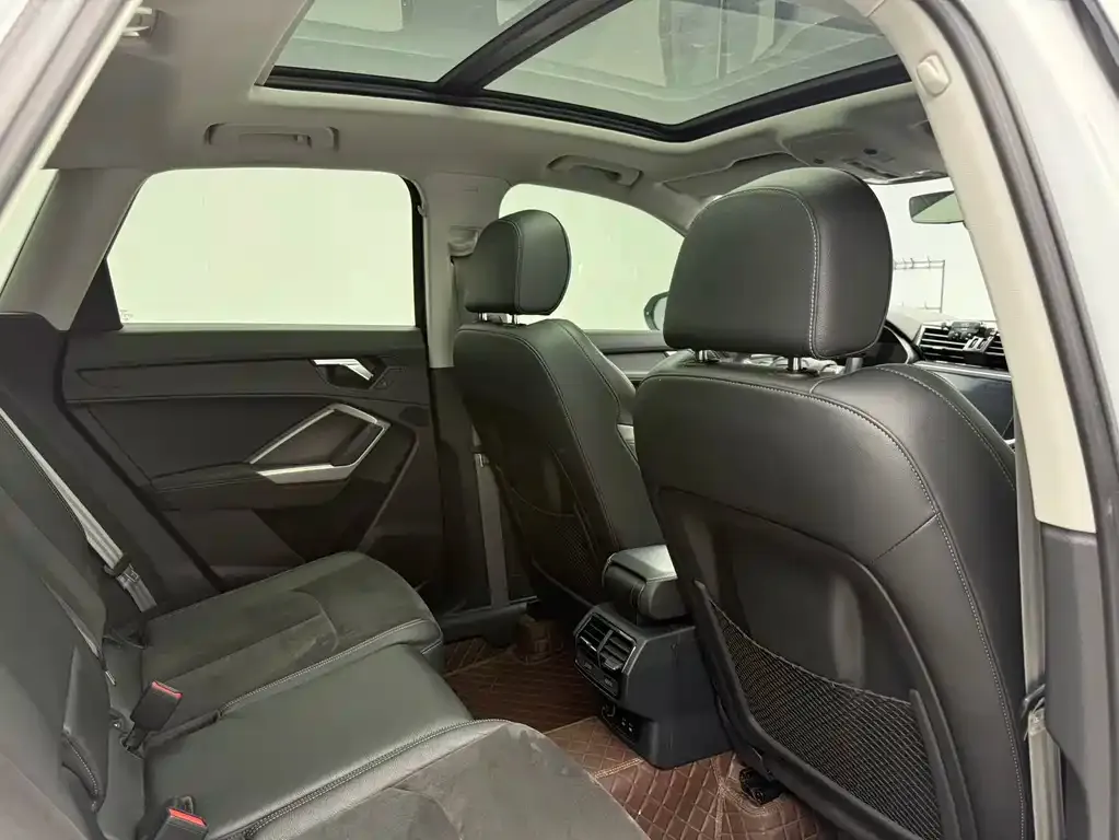 Audi Q3 2021 из CN, фото 9