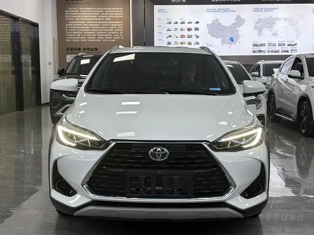 Toyota Yaris L — фото 2