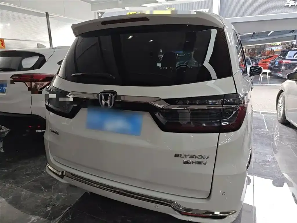 Honda Elysion 2023 из CN, фото 8