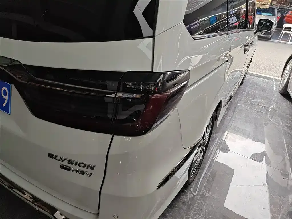 Honda Elysion 2023 из CN, фото 3