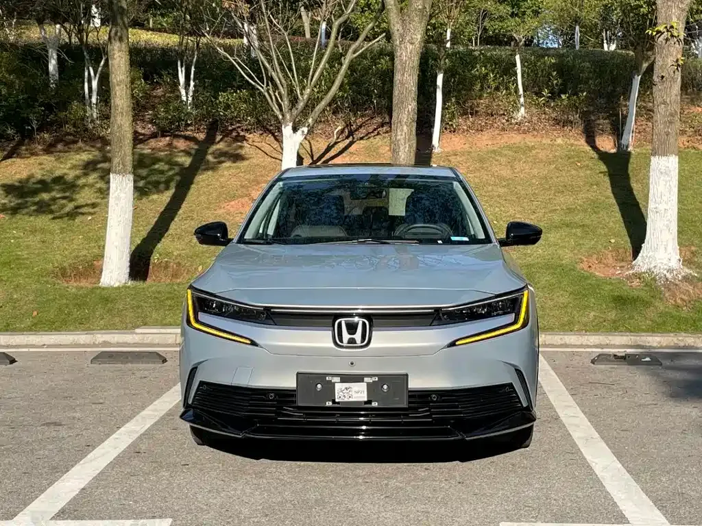 Honda e:NP2 — фото 2