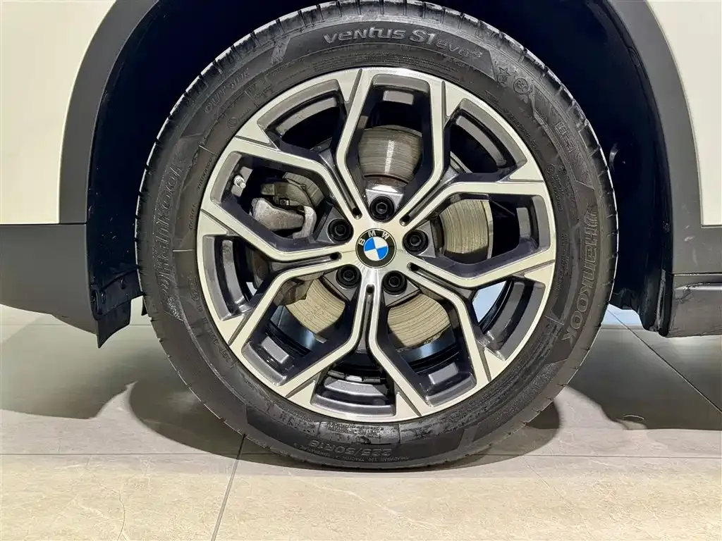 BMW X1 — фото 10