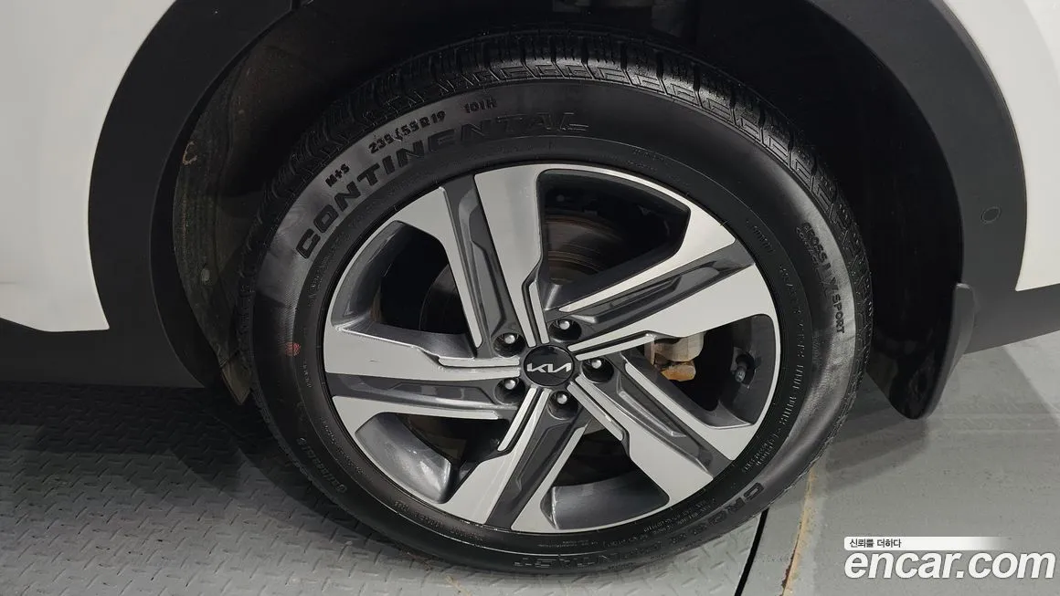 Kia Sorento — фото 6