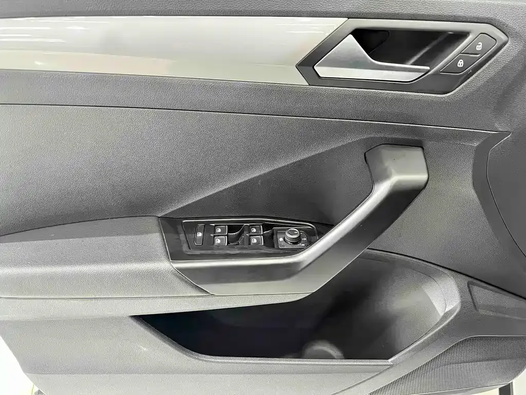 [object Object] T-Roc 2023 из CN, фото 9