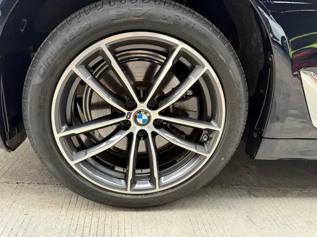 BMW 5 Series 2022 из CN, фото 2