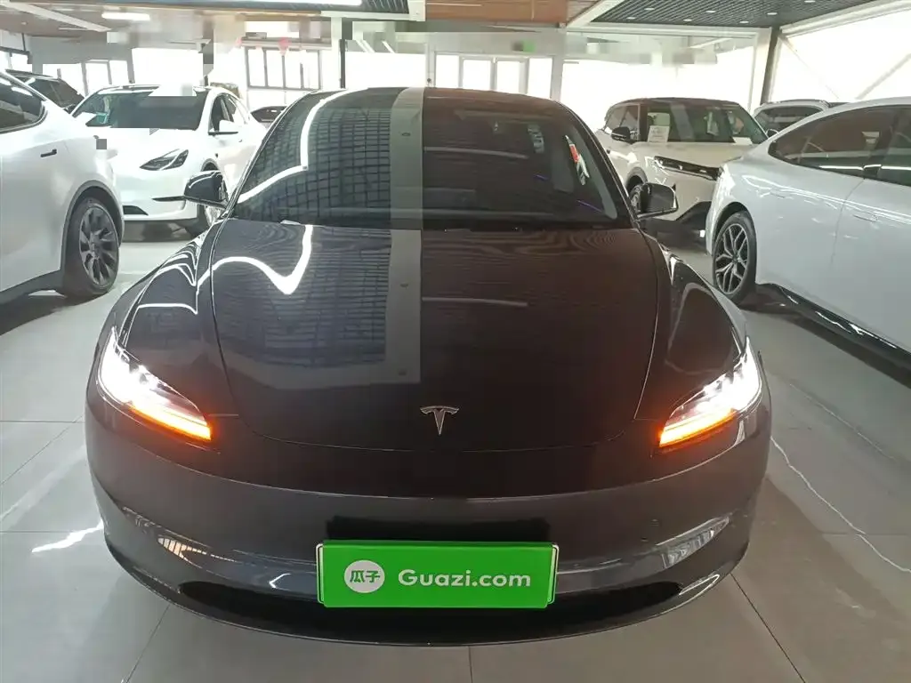 Tesla Model 3 — фото 2