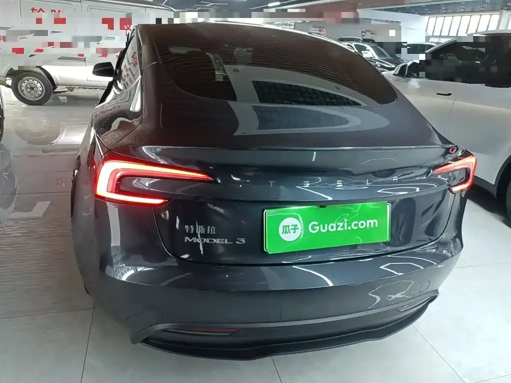 Tesla Model 3 — фото 10