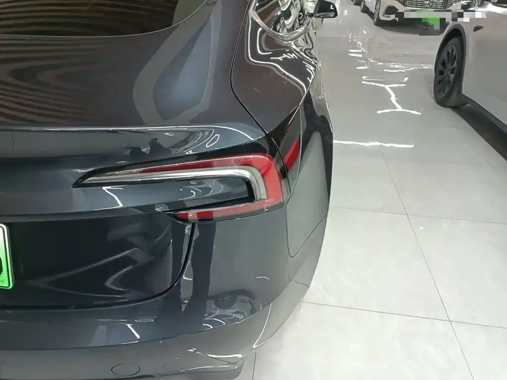 Tesla Model 3 — фото 3