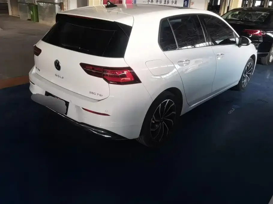 Volkswagen Golf 2023 из CN, фото 5