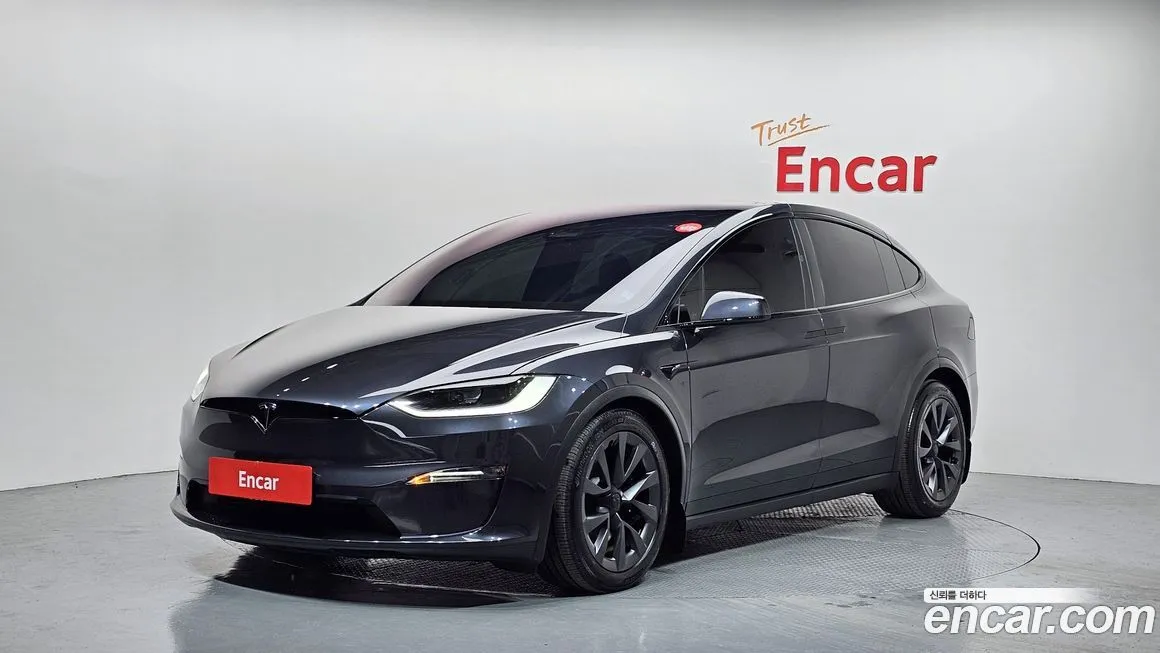 Tesla Model X — фото 1