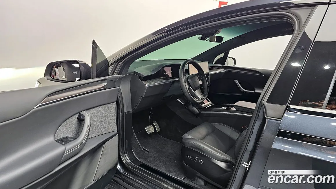 Tesla Model X — фото 10