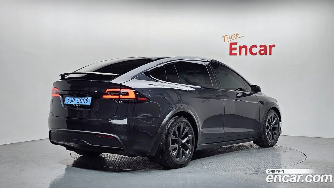 Tesla Model X — фото 3