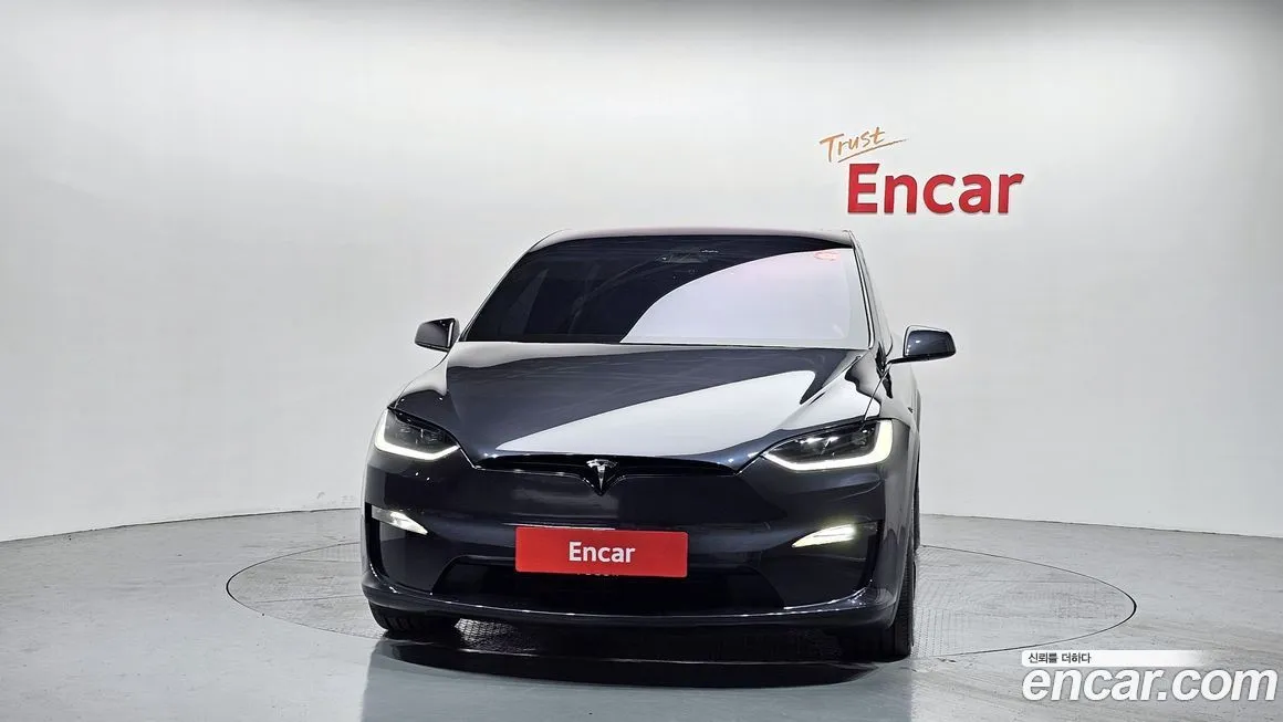 Tesla Model X — фото 5