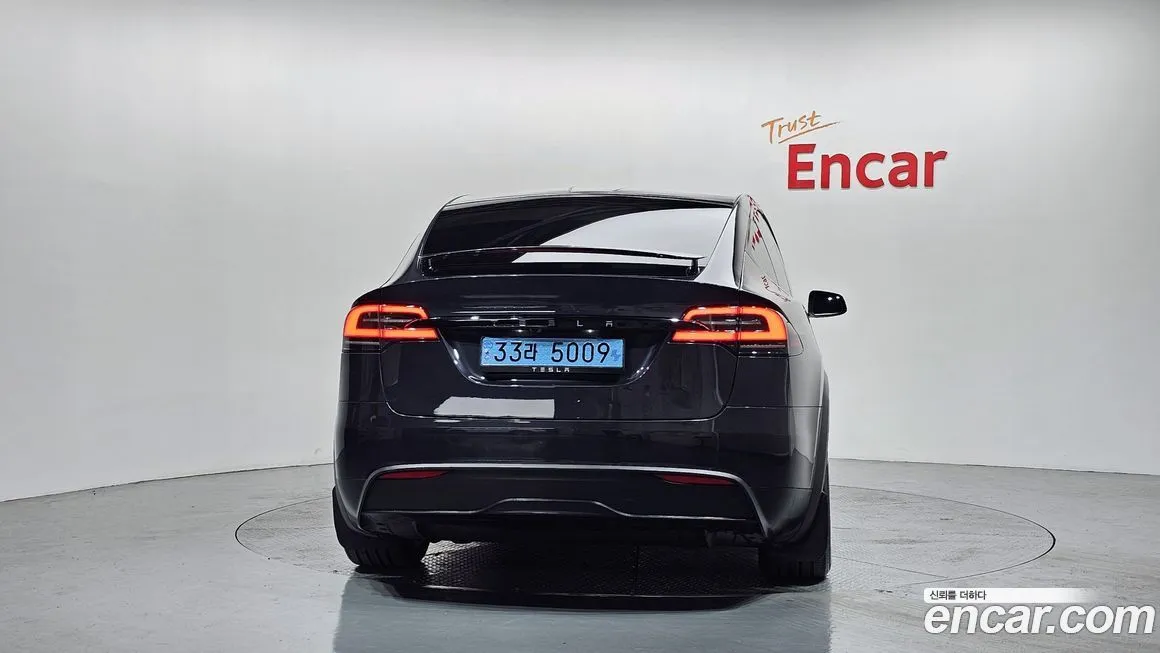 Tesla Model X — фото 6