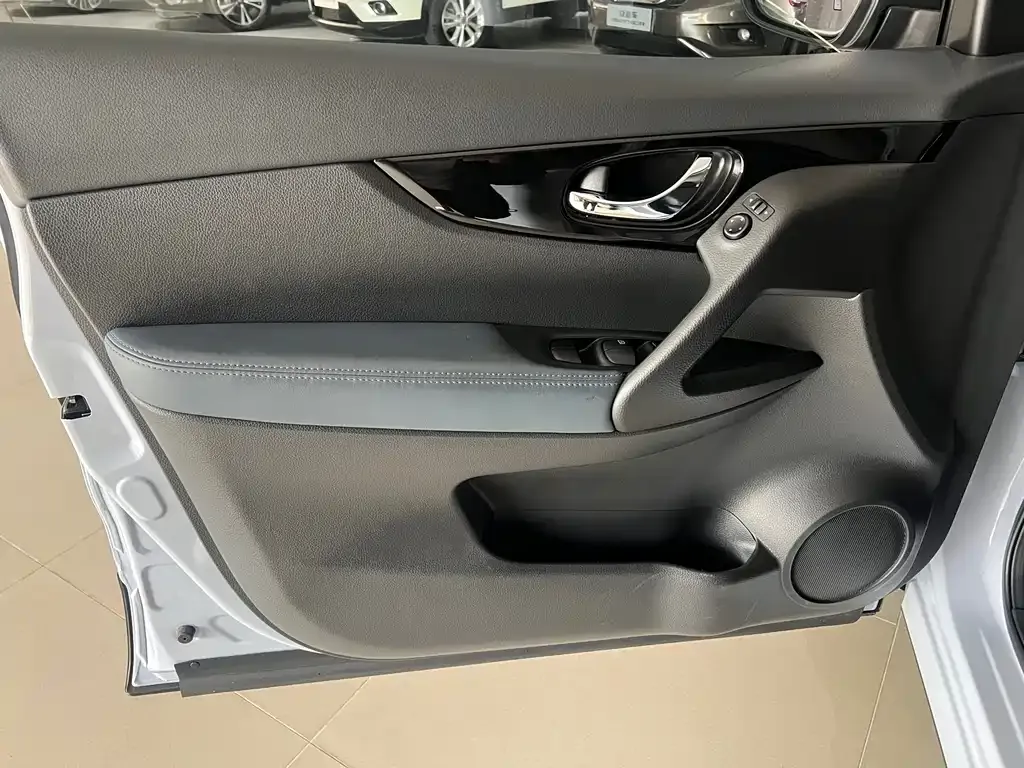 Nissan Qashqai — фото 4