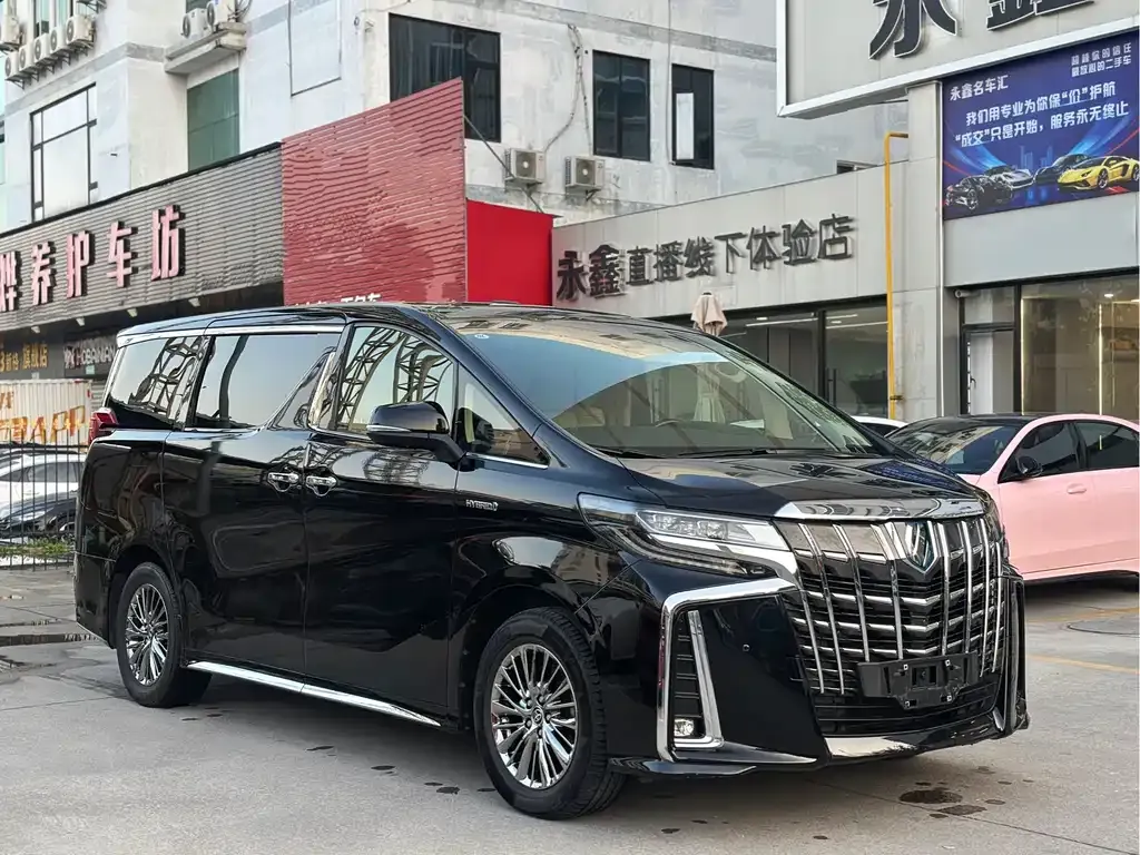 Toyota Alphard — фото 7