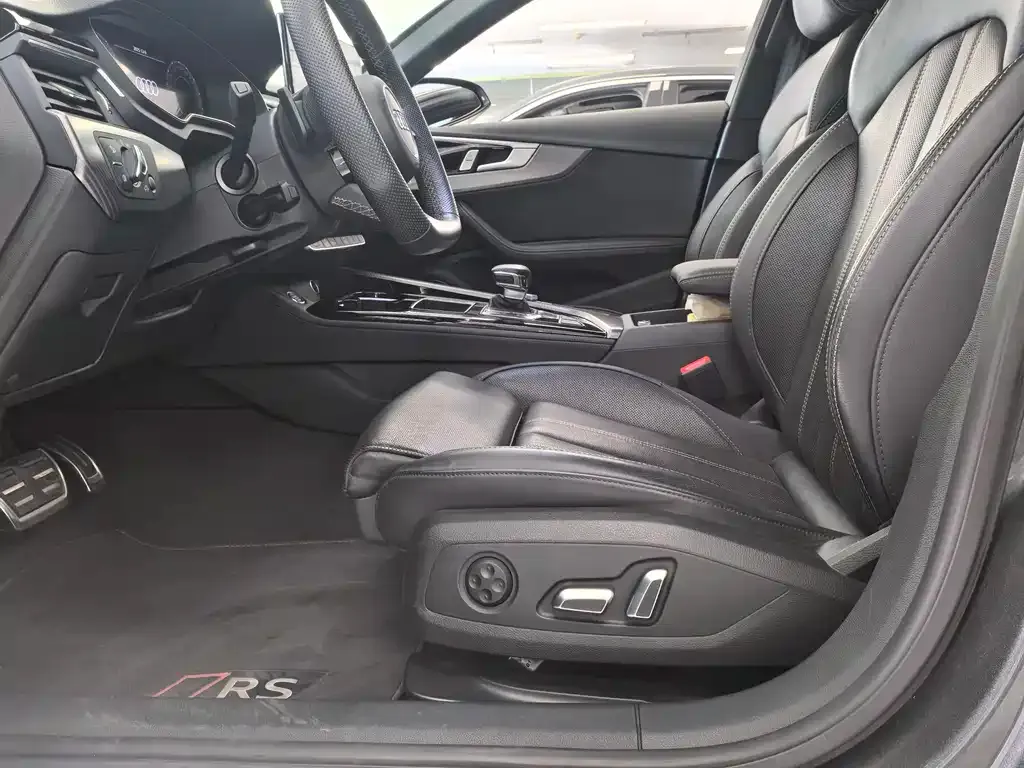 Audi A4L 2024 из CN, фото 3