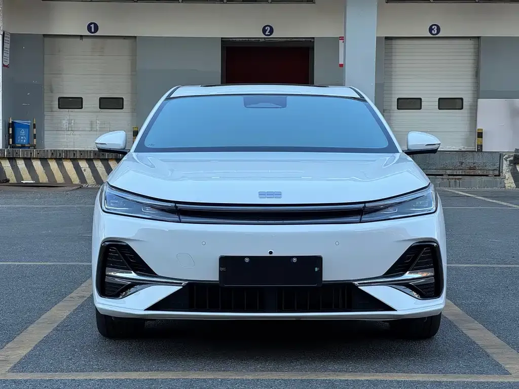 Geely 银河A7 2025 из CN, фото 2