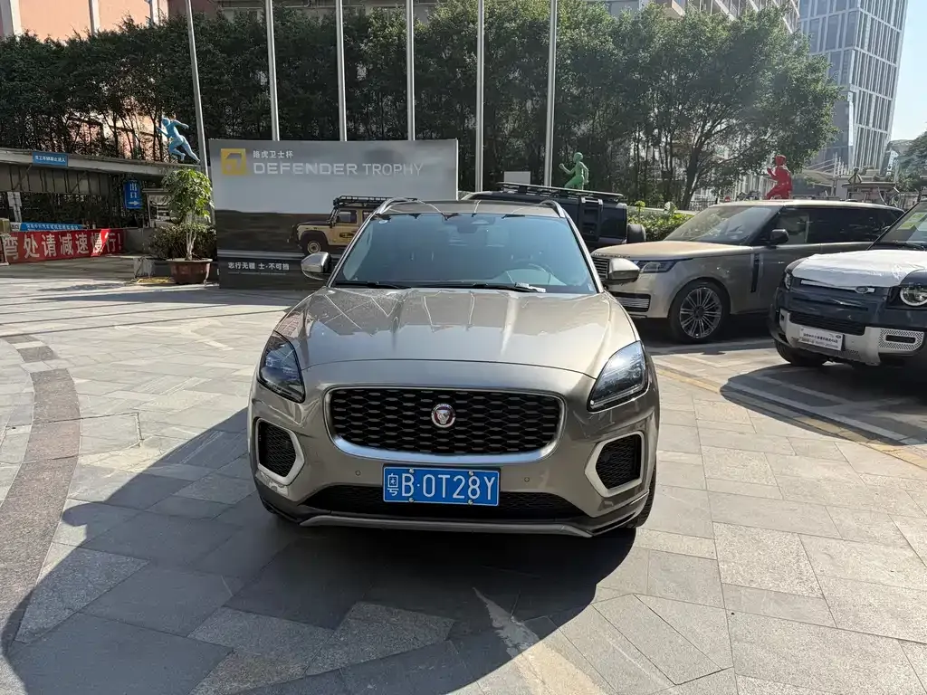 Jaguar E-PACE — фото 3