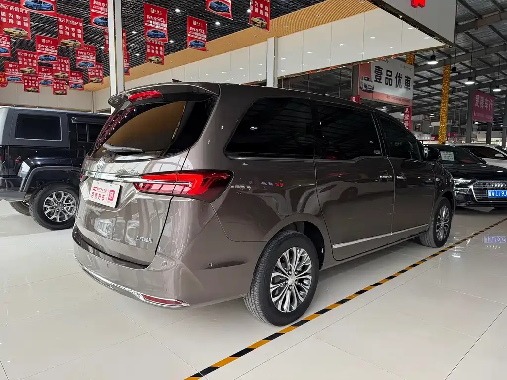 Buick GL8 2022 из CN, фото 3