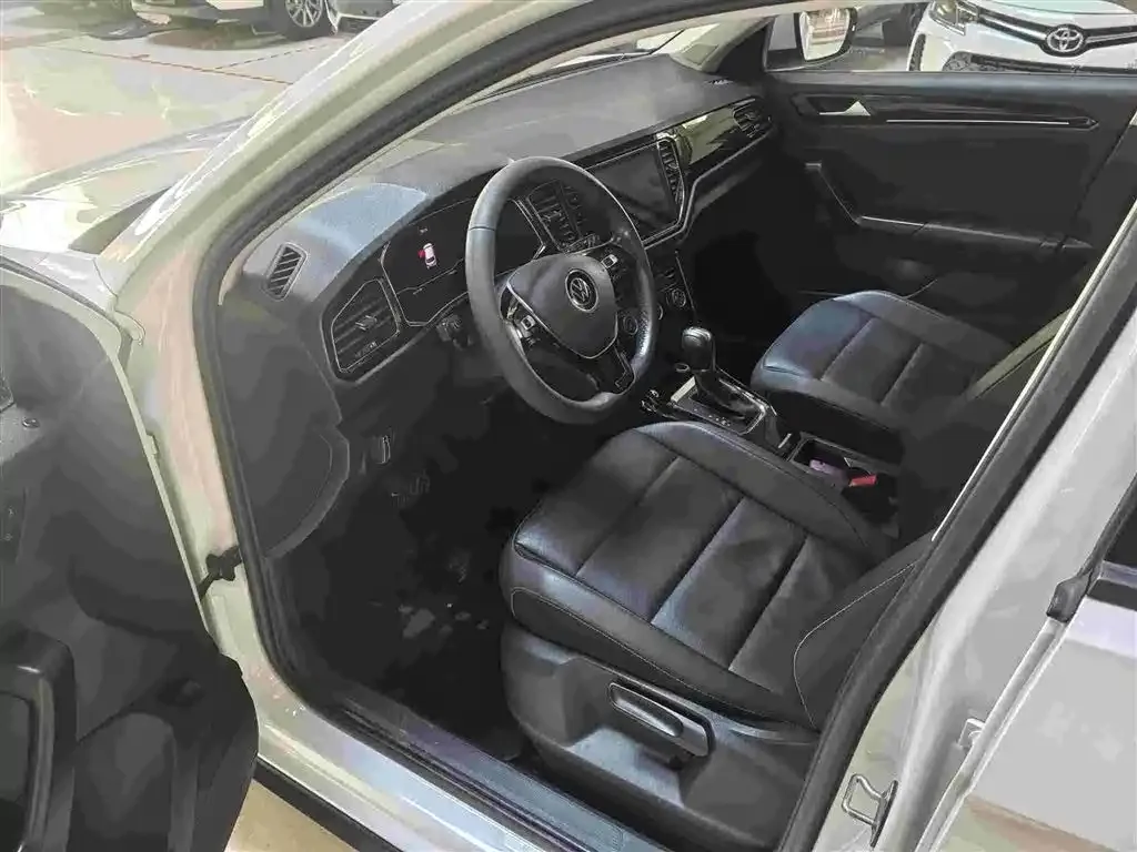 Volkswagen T-Roc 2021 из CN, фото 4