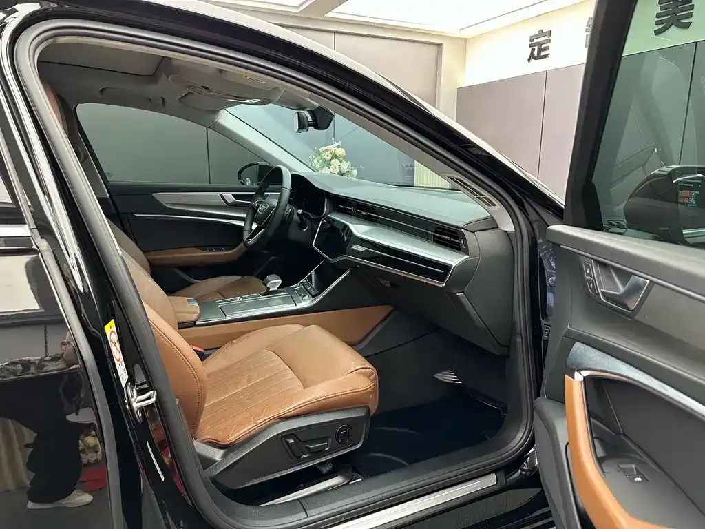Audi A6L 2022 из CN, фото 2