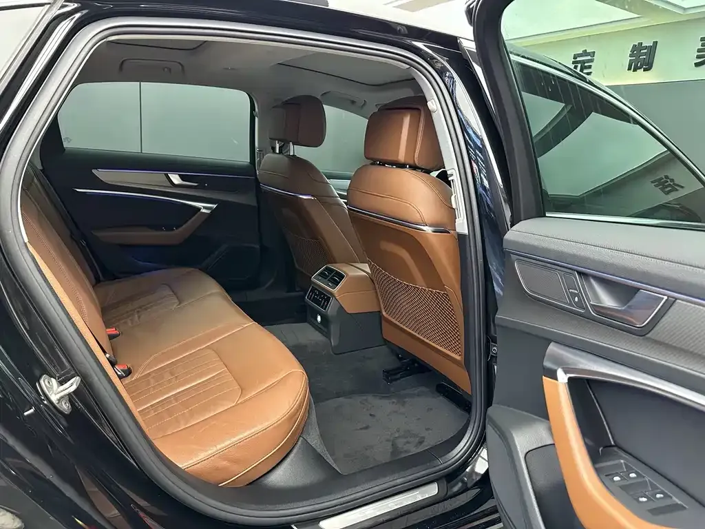 Audi A6L 2022 из CN, фото 10