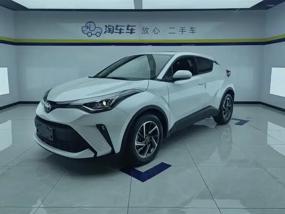 Toyota C-HR — фото 1