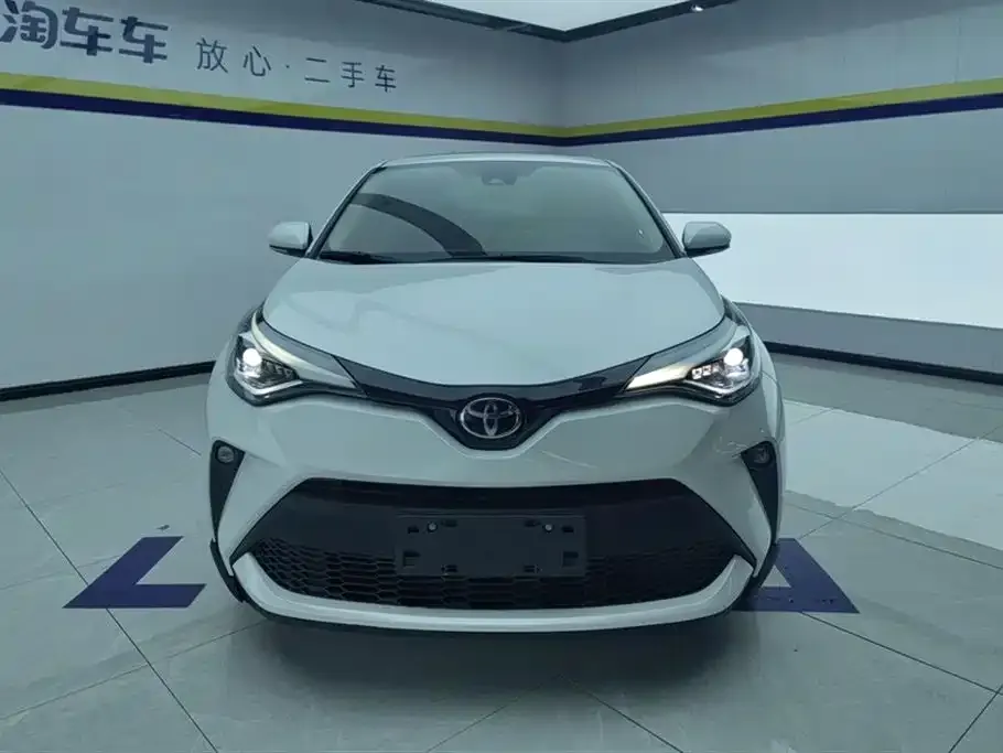 Toyota C-HR — фото 8