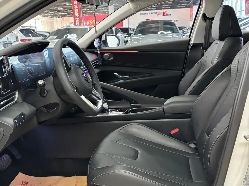 Hyundai Elantra 2022 из CN, фото 2