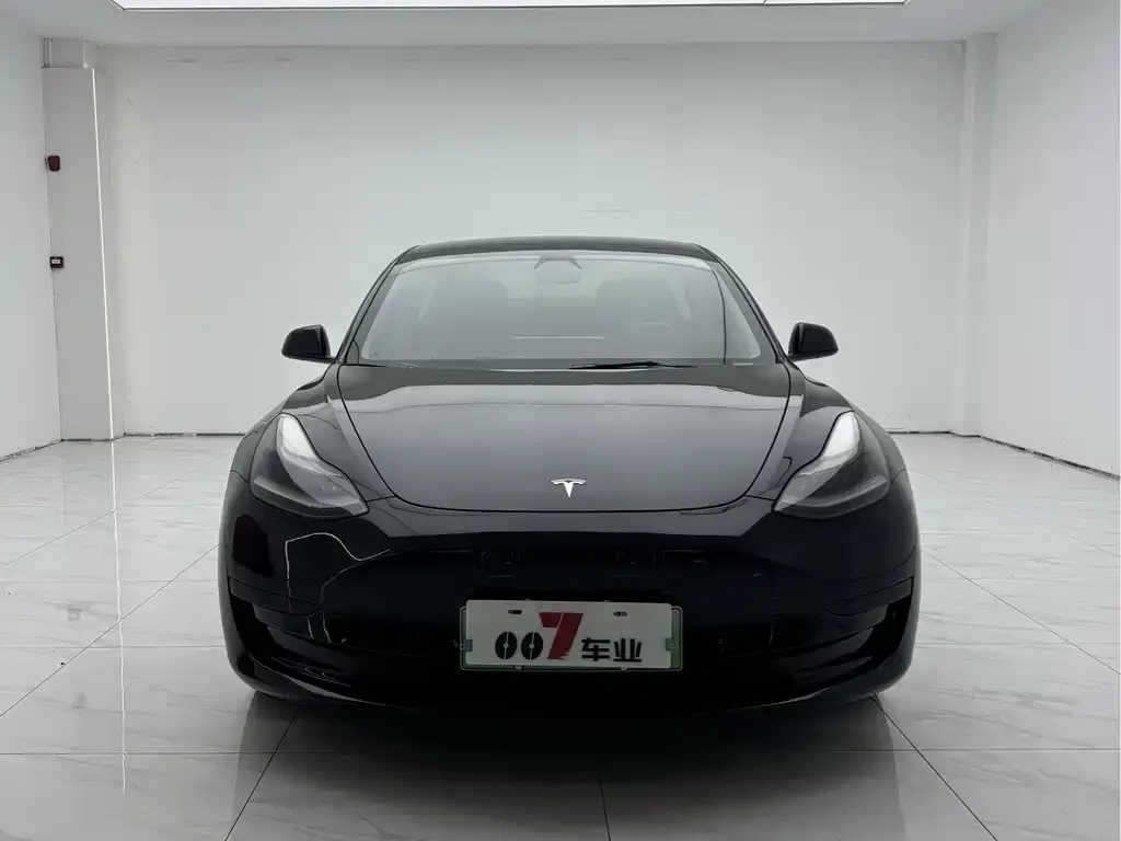 Tesla Model 3 — фото 2