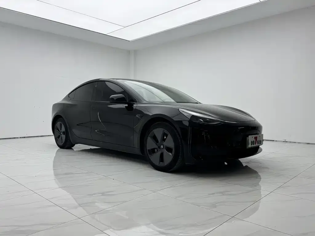 Tesla Model 3 — фото 3