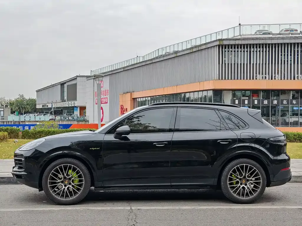 Porsche Cayenne Hybrid 2023 из CN, фото 3