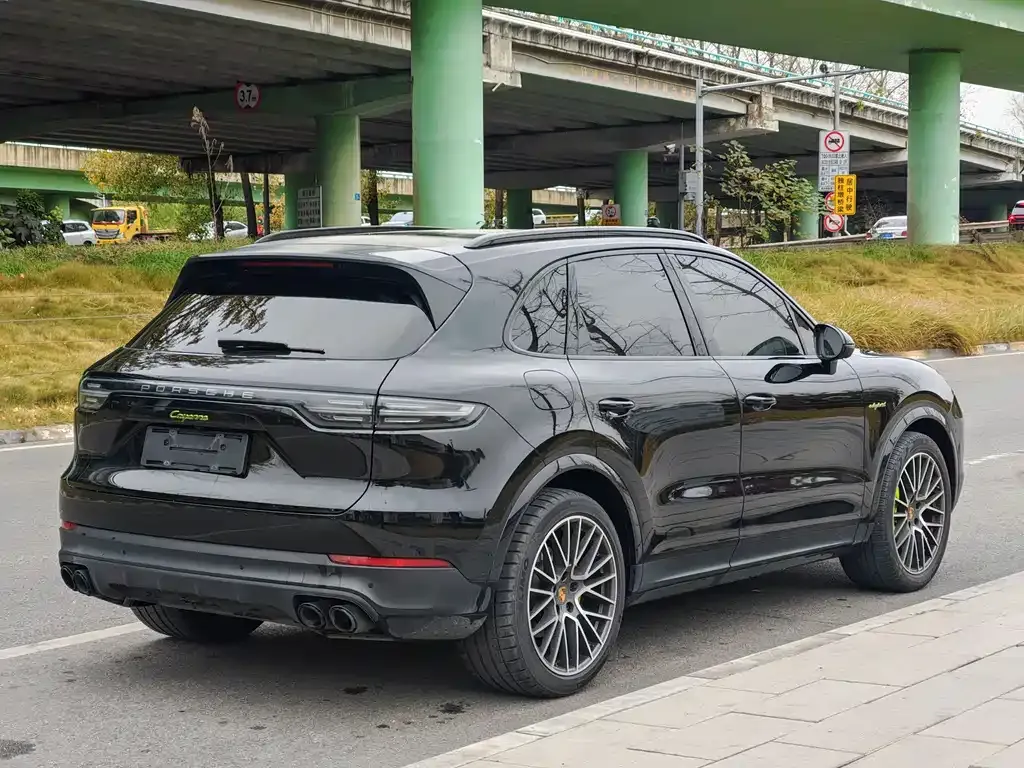 Porsche Cayenne Hybrid 2023 из CN, фото 9