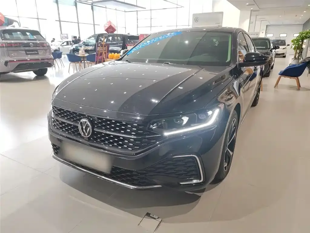 Volkswagen Passat — фото 1