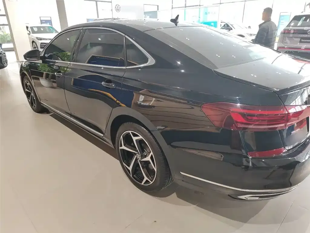 Volkswagen Passat — фото 4