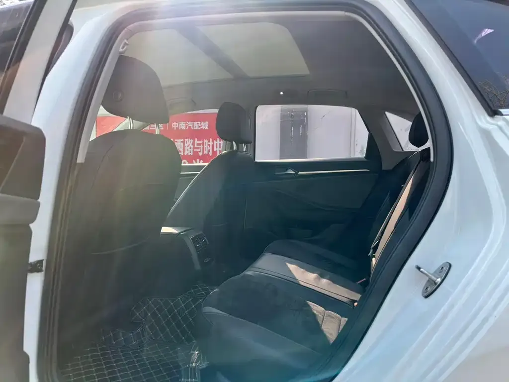 Volkswagen Sagitar 2021 из CN, фото 2