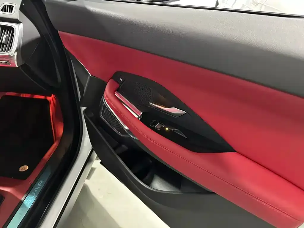 Jaguar E-PACE 2024 из CN, фото 4