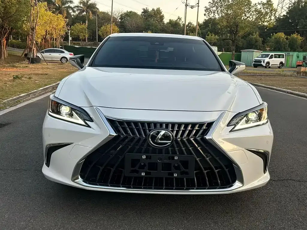 Lexus ES — фото 9